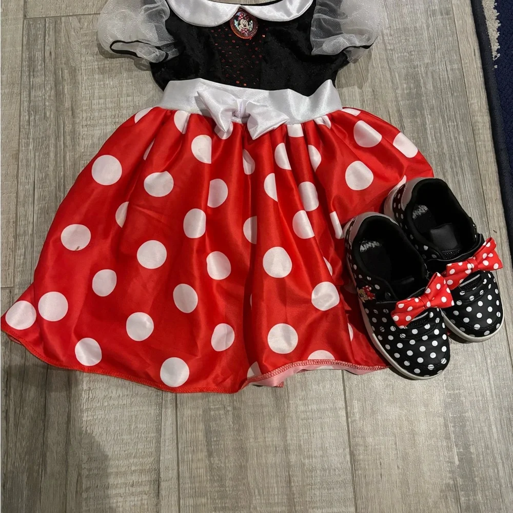 Minnie Mouse costume (Size 4-6x) and Minnie Mouse shoes size 12 - Picture 2 of 5